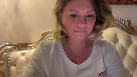 KiraDivine online show from 8, 1, 2026