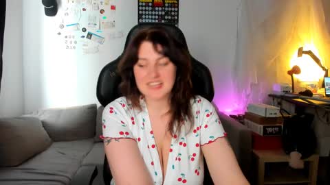 Snapshot of kirakoval2677 chatting on 7, 5, 2026 Kira online show from 7, 5, 2026