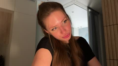 Kira online show from 30, 4, 2026