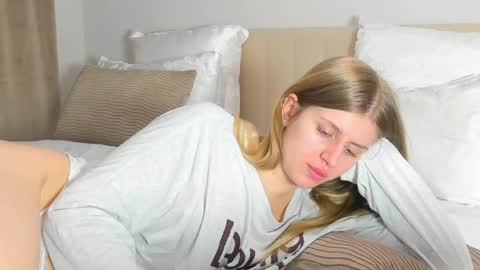 Kira online show from 5, 4, 2026