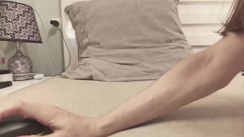 Wet Girl online show from 4, 12, 2025