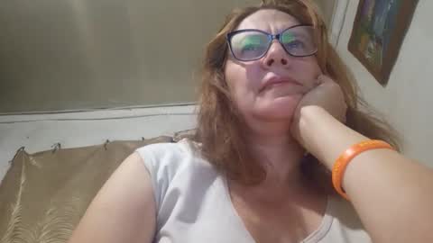 Snapshot of kissandvibe chatting on 5, 11, 2025 kissandvibe online show from 5, 11, 2025