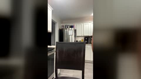 Bee online show from 12, 3, 2026