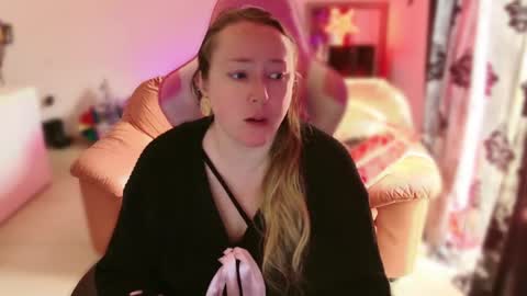 kissica online show from 4, 3, 2025