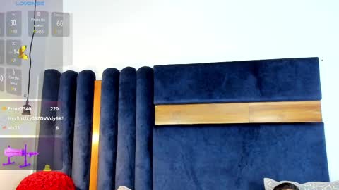 Kissing Company online show from 15, 2, 2025