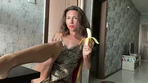 KissIris online show from 1, 3, 2025