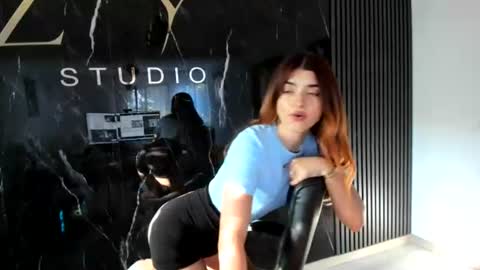 Snapshot of kissmymissy_ chatting on 4, 8, 2026 KissMyMissy online show from 4, 8, 2026