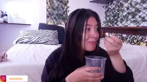 Snapshot of kisstarxxx chatting on 9, 6, 2026 Helena and Brad online show from 9, 6, 2026