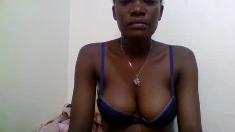 Snapshot of kissybabe01 chatting on 4, 10, 2025 kissybabe01 online show from 4, 10, 2025