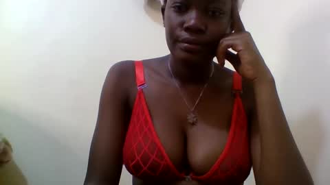 Snapshot of kissybabe01 chatting on 6, 10, 2025 kissybabe01 online show from 6, 10, 2025
