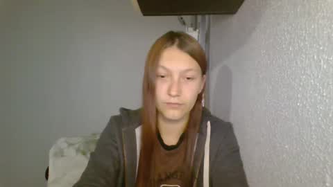 Snapshot of kiti_kitiss chatting on 12, 10, 2025 kiti_kitiss online show from 12, 10, 2025