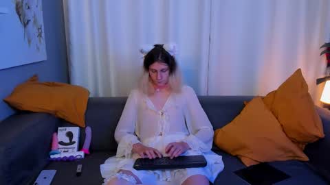 Snapshot of kitsuhi chatting on 13, 9, 2025 Jackie online show from 13, 9, 2025