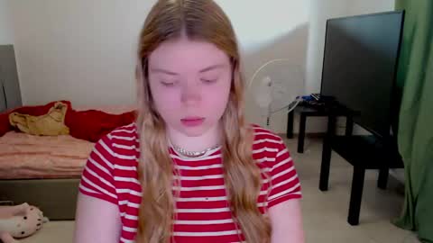 Snapshot of kitten_jenny01 chatting on 11, 5, 2026 Jennyblonde and Emmabrunette online show from 11, 5, 2026
