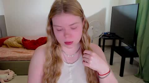 Snapshot of kitten_jenny01 chatting on 12, 5, 2026 Jennyblonde and Emmabrunette online show from 12, 5, 2026