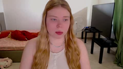 Snapshot of kitten_jenny01 chatting on 13, 5, 2026 Jennyblonde and Emmabrunette online show from 13, 5, 2026
