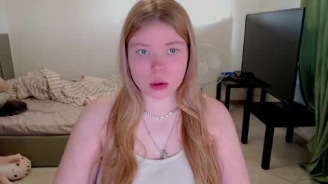 Snapshot of kitten_jenny01 chatting on 31, 5, 2026 Jennyblonde and Emmabrunette online show from 31, 5, 2026