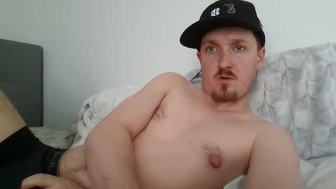 kittenfoxxx online show from 4, 3, 2025