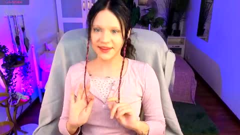 Snapshot of kittenlolla chatting on 19, 4, 2026 Lolla online show from 19, 4, 2026