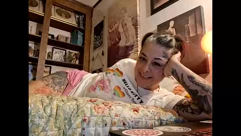 Snapshot of kitty_bang_bang chatting on 25, 4, 2026 kitty_bang_bang online show from 25, 4, 2026