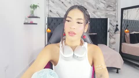 Snapshot of kitty_collins_ chatting on 18, 6, 2026 Kitty online show from 18, 6, 2026