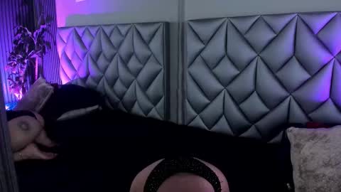 Snapshot of kitty_dolly1 chatting on 15, 10, 2025 online show from 15, 10, 2025