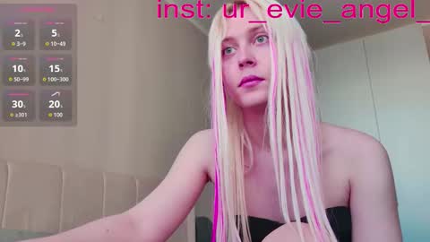 Evelyn online show from 25, 3, 2026