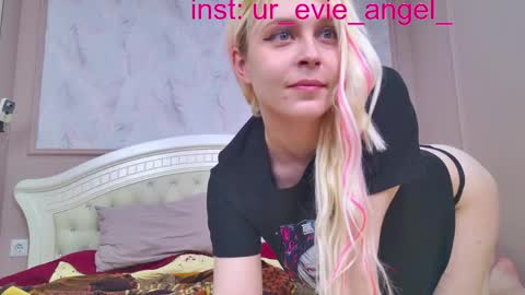 Evelyn online show from 10, 5, 2026