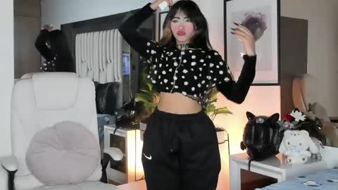 Snapshot of kitty_eliffe chatting on 29, 4, 2026 kitty online show from 29, 4, 2026
