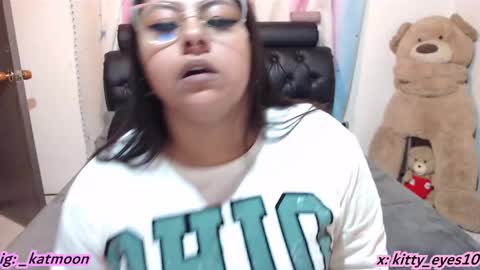 Snapshot of kitty_eyes chatting on 2, 12, 2024 kitty online show from 2, 12, 2024