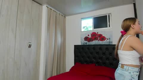 Snapshot of kitty_f00x chatting on 21, 6, 2026 kitty_f00x online show from 21, 6, 2026