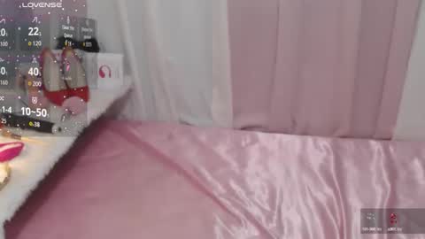 Snapshot of kitty_piex chatting on 12, 9, 2025 kitty for you online show from 12, 9, 2025
