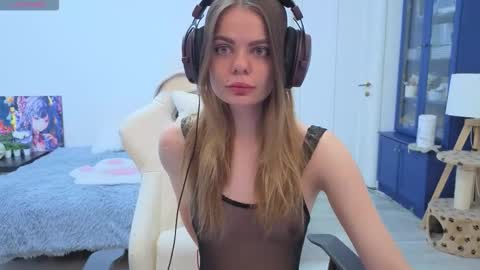 Snapshot of kitty_rock_paw chatting on 7, 10, 2025 Emilly online show from 7, 10, 2025