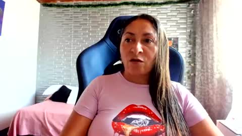 Snapshot of kitty_violet_ chatting on 21, 7, 2026 violet online show from 21, 7, 2026