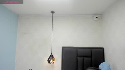  K I T T  Y  online show from 15, 1, 2025