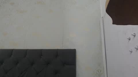 Snapshot of kittyy_18_ chatting on 12, 11, 2025 kittyy_18_ online show from 12, 11, 2025