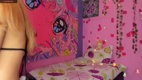Snapshot of kittyzenn chatting on 7, 3, 2025 Kitty Zen online show from 7, 3, 2025