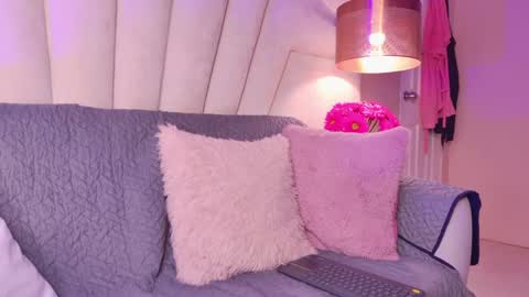 Snapshot of kity_hill chatting on 8, 6, 2026 Kitty Hill online show from 8, 6, 2026