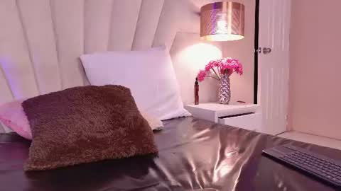 Snapshot of kity_hill chatting on 13, 7, 2026 Kitty Hill online show from 13, 7, 2026