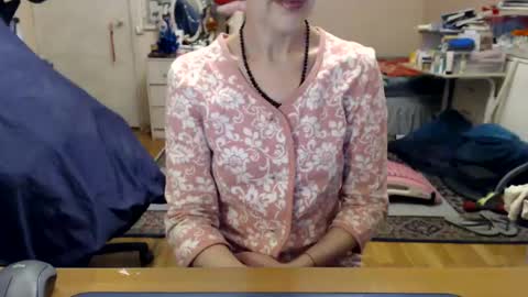 Snapshot of kiuminberry chatting on 4, 3, 2025 KiuminBerry online show from 4, 3, 2025