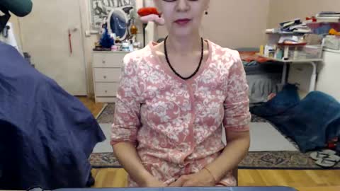 Snapshot of kiuminberry chatting on 7, 3, 2025 KiuminBerry online show from 7, 3, 2025