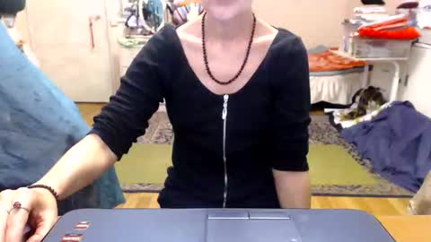 Snapshot of kiuminberry chatting on 10, 9, 2025 KiuminBerry online show from 10, 9, 2025