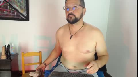 Snapshot of klarck_ chatting on 8, 3, 2025 Klarck online show from 8, 3, 2025