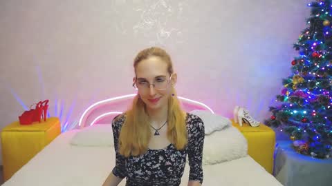 Snapshot of klaryevans chatting on 19, 12, 2024 Klary online show from 19, 12, 2024
