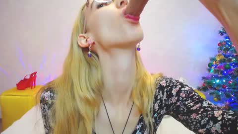 Snapshot of klaryevans chatting on 21, 12, 2024 Klary online show from 21, 12, 2024