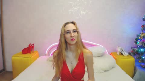 Snapshot of klaryevans chatting on 5, 1, 2025 Klary online show from 5, 1, 2025
