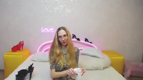 Snapshot of klaryevans chatting on 5, 3, 2025 Klary online show from 5, 3, 2025