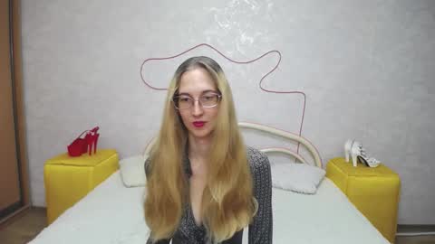 Snapshot of klaryevans chatting on 2, 10, 2025 Klary online show from 2, 10, 2025
