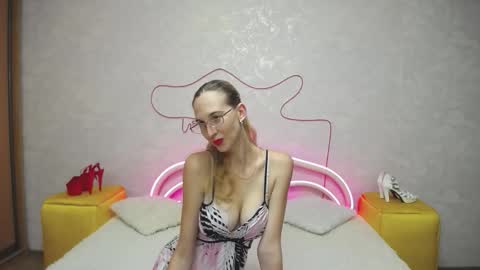 Snapshot of klaryevans chatting on 5, 10, 2025 Klary online show from 5, 10, 2025