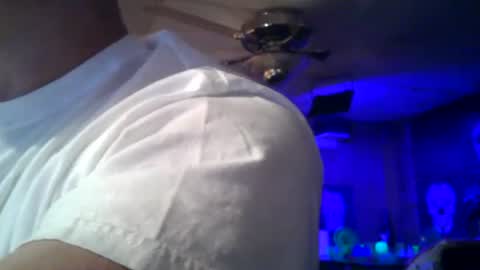 Snapshot of kleeeen chatting on 2, 10, 2025 MrKleeen online show from 2, 10, 2025