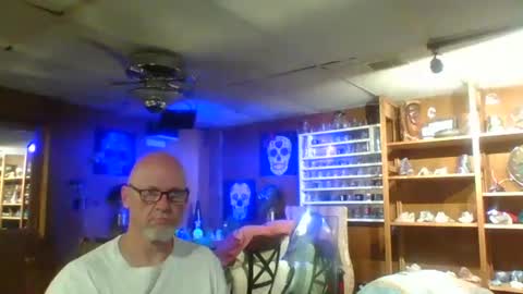 Snapshot of kleeeen chatting on 7, 10, 2025 MrKleeen online show from 7, 10, 2025